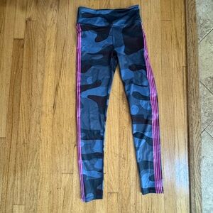 Adidas Blue Camo Leggings w/ Pink Stripes – Size XS